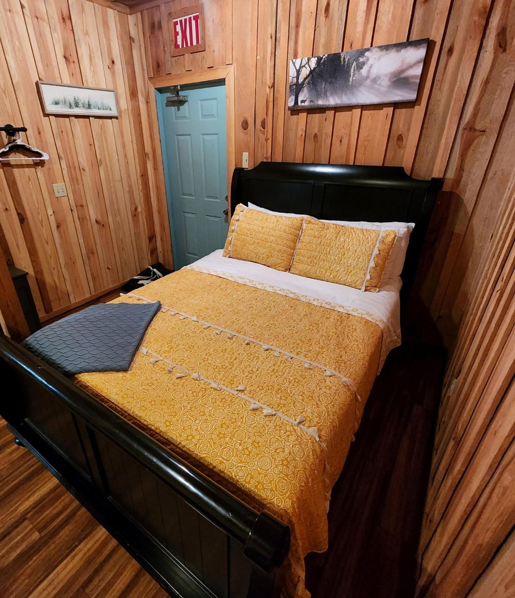 Unique Country Cabin Meets Farmhouse Modern!!! Mena Exterior photo