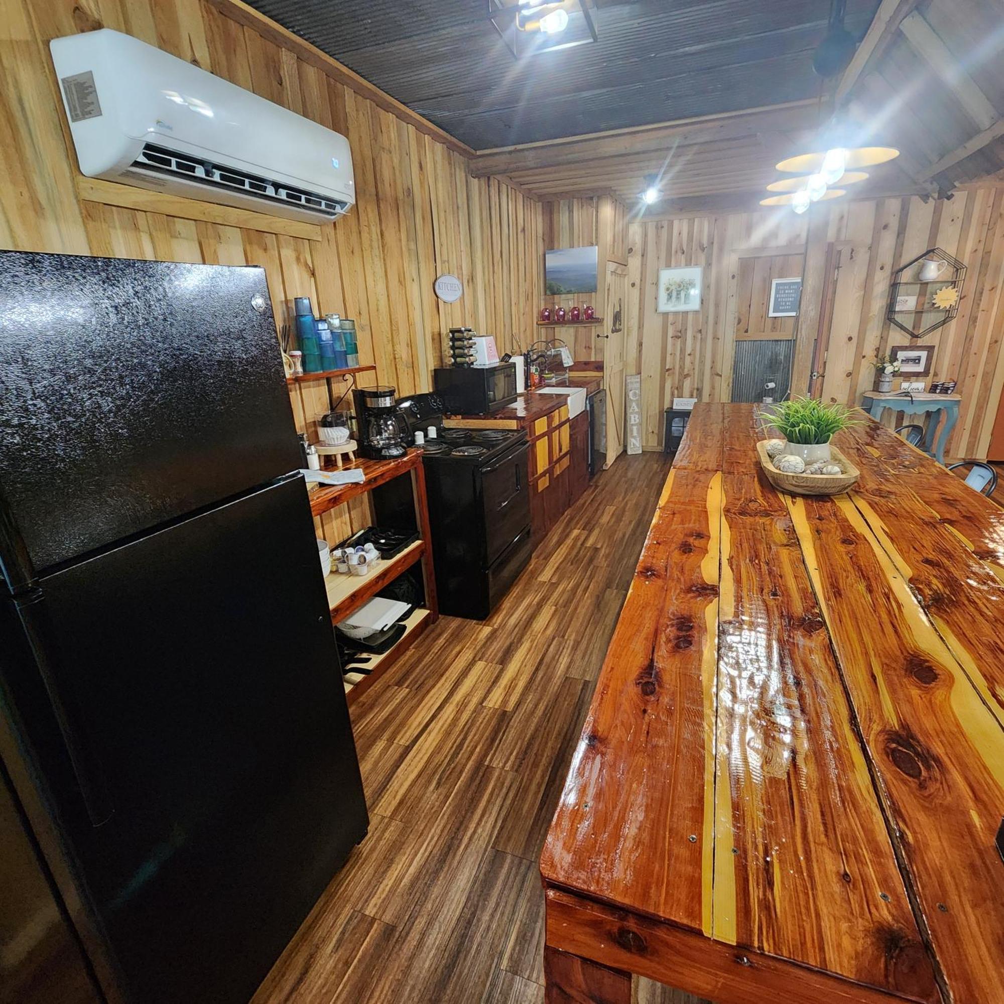 Unique Country Cabin Meets Farmhouse Modern!!! Mena Exterior photo