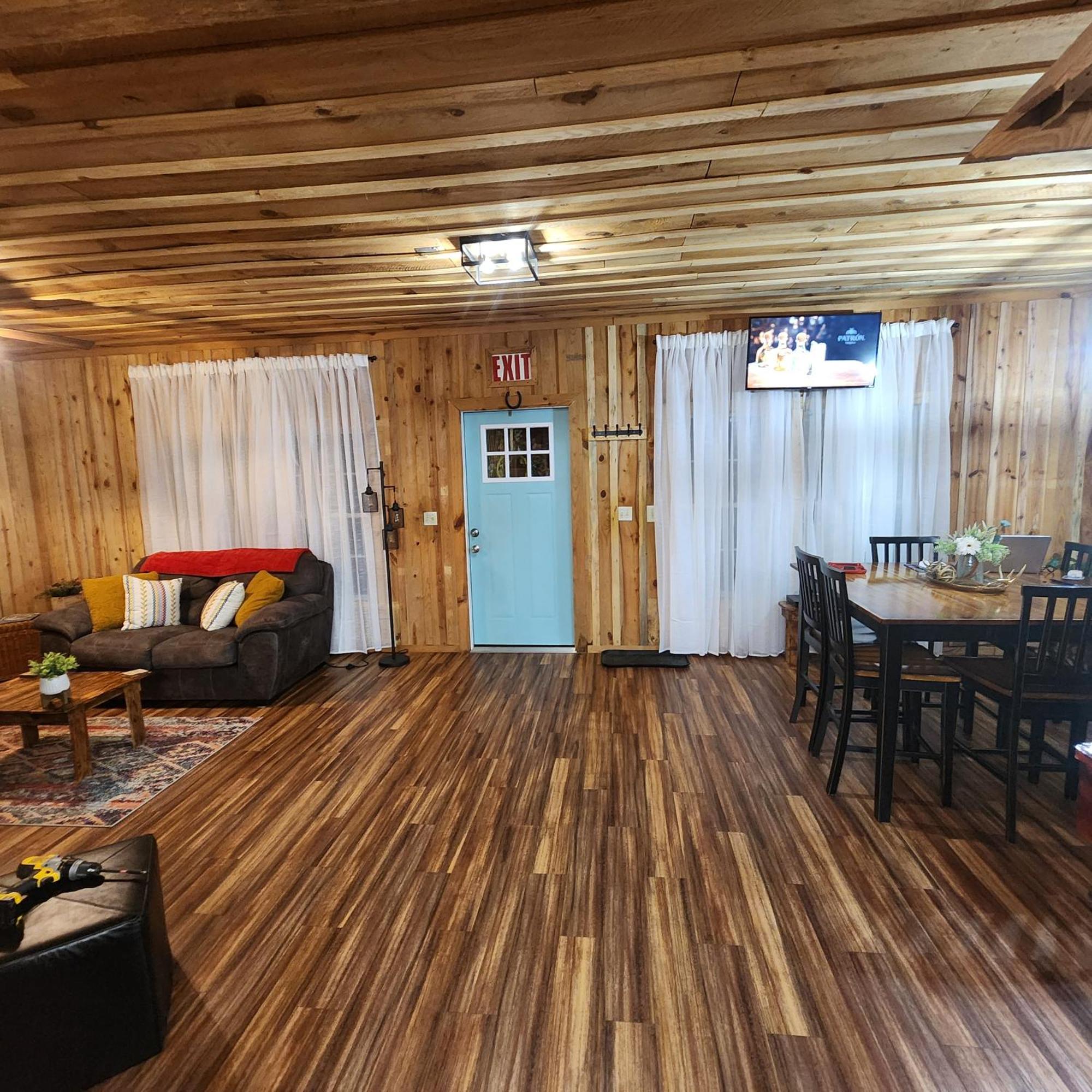 Unique Country Cabin Meets Farmhouse Modern!!! Mena Exterior photo